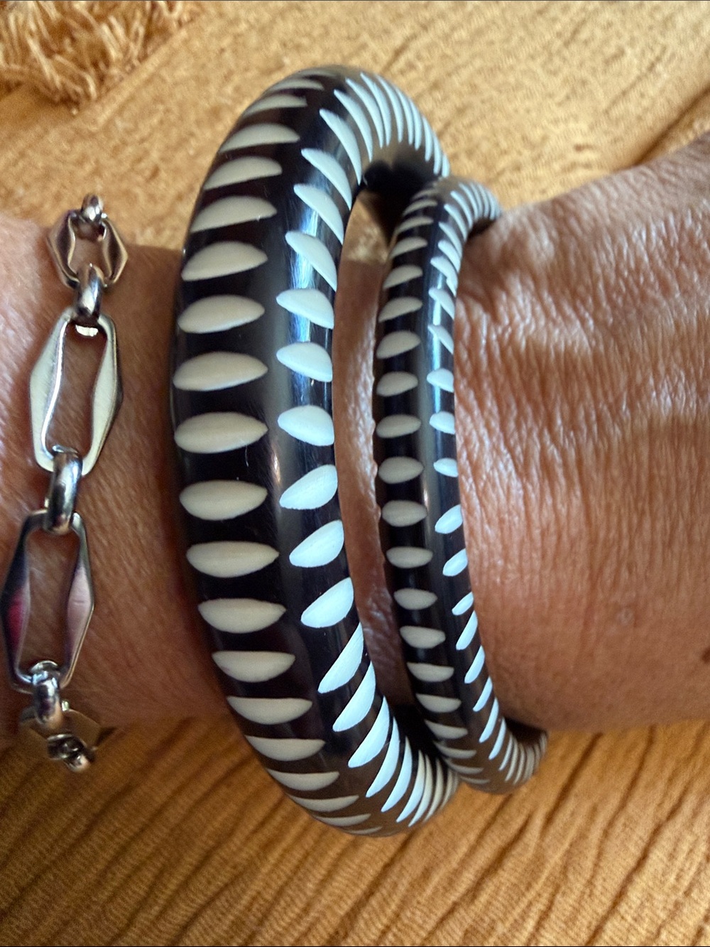 Black and White Carved Bangle Bracelet - Classic Contrast